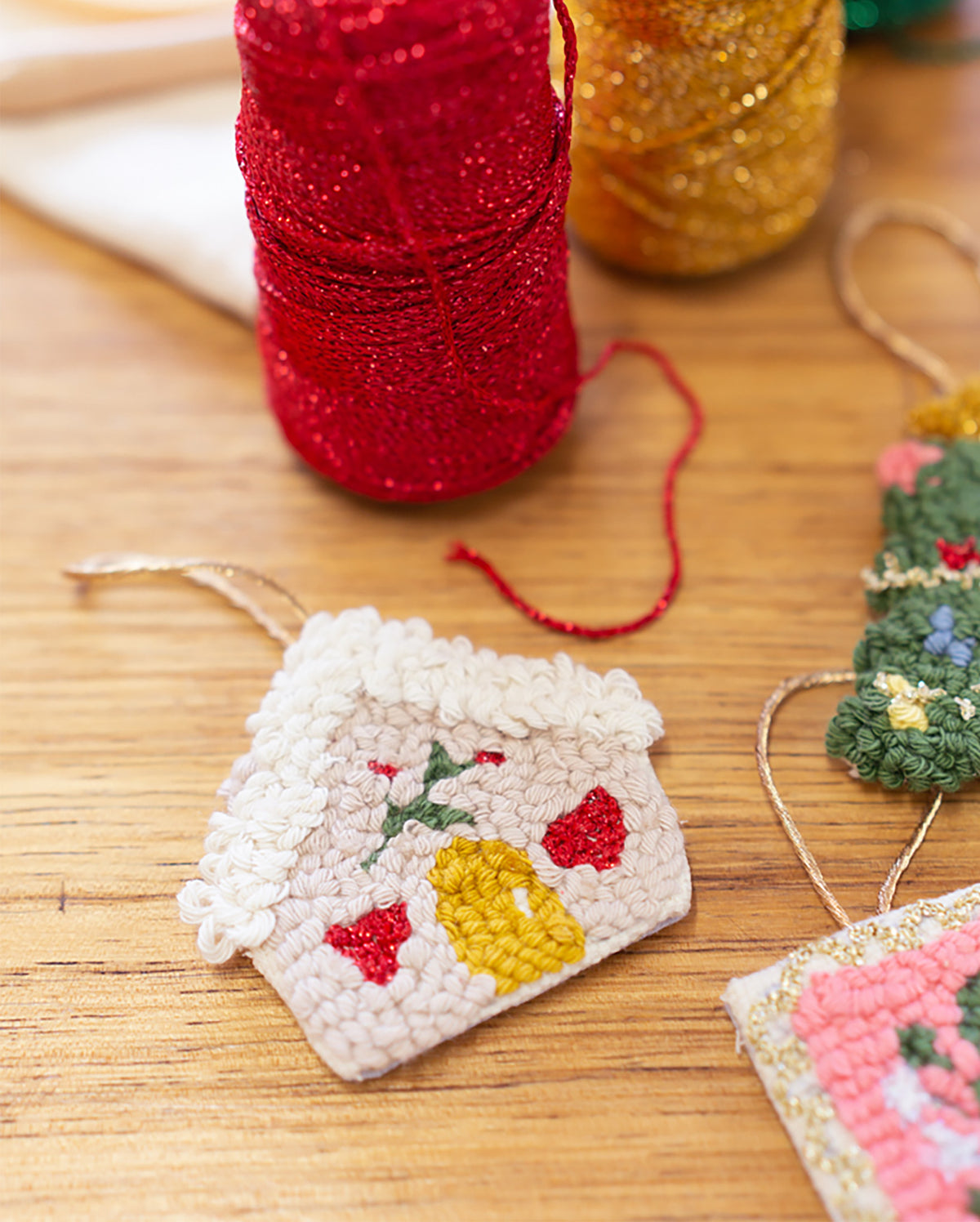 Atelier de décoration / ornements de sapin en punch needle 4h - Privé