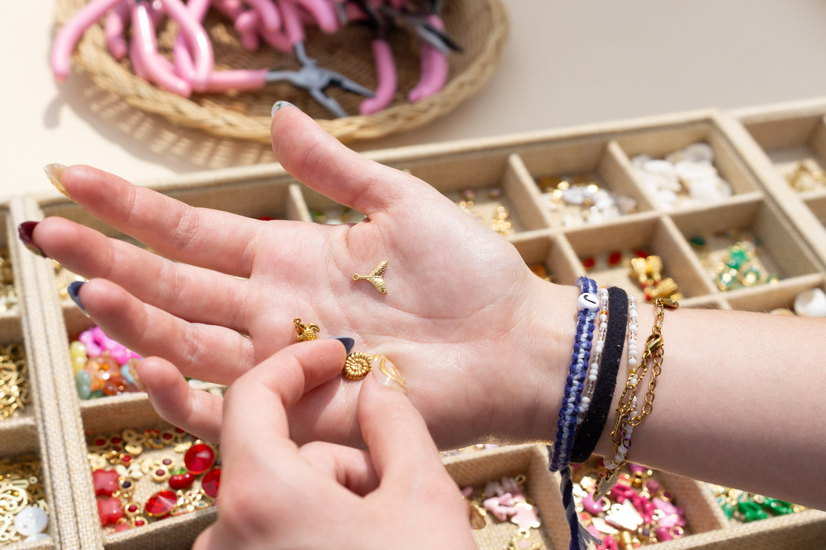 Atelier de création de bijou / bracelet. Bar à breloques - Événementielle