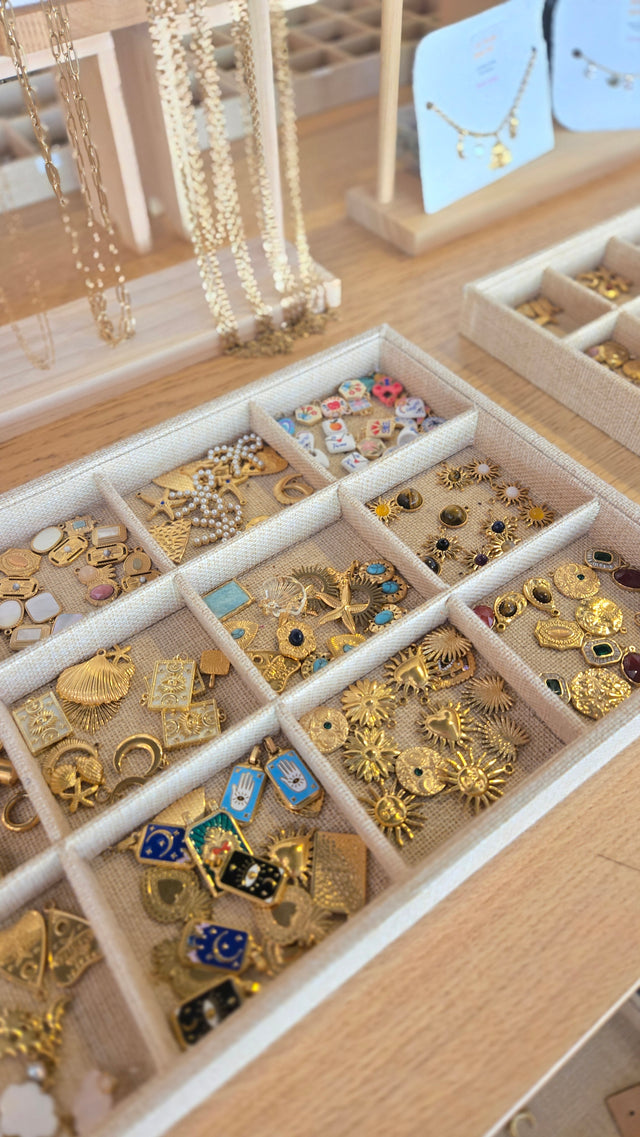 Atelier de création de bijoux. Bar à breloques 2 à 3h - Public