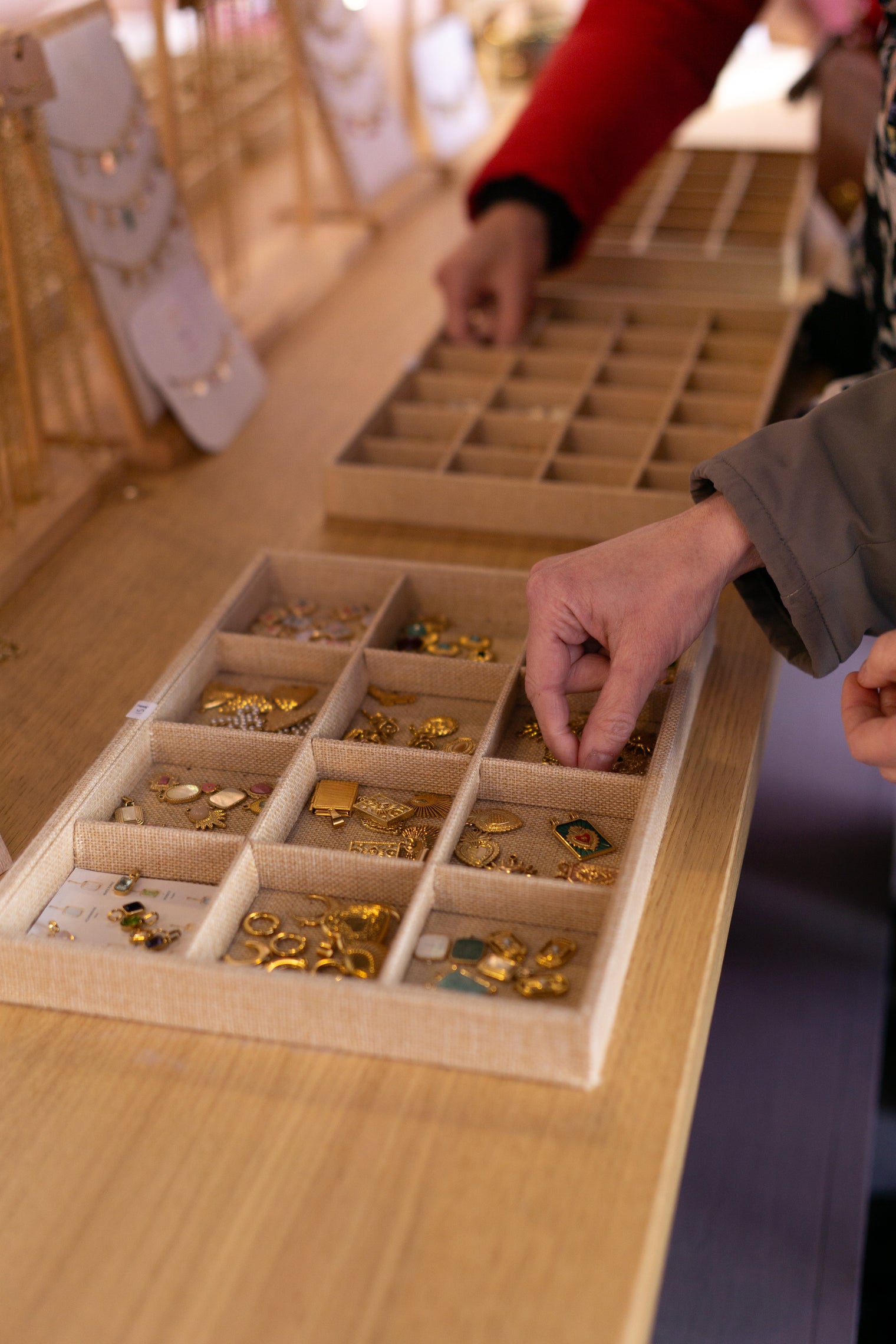 Atelier fabrique ton bijou à breloques-  bar à bijoux -sur réservation 2 à 3h