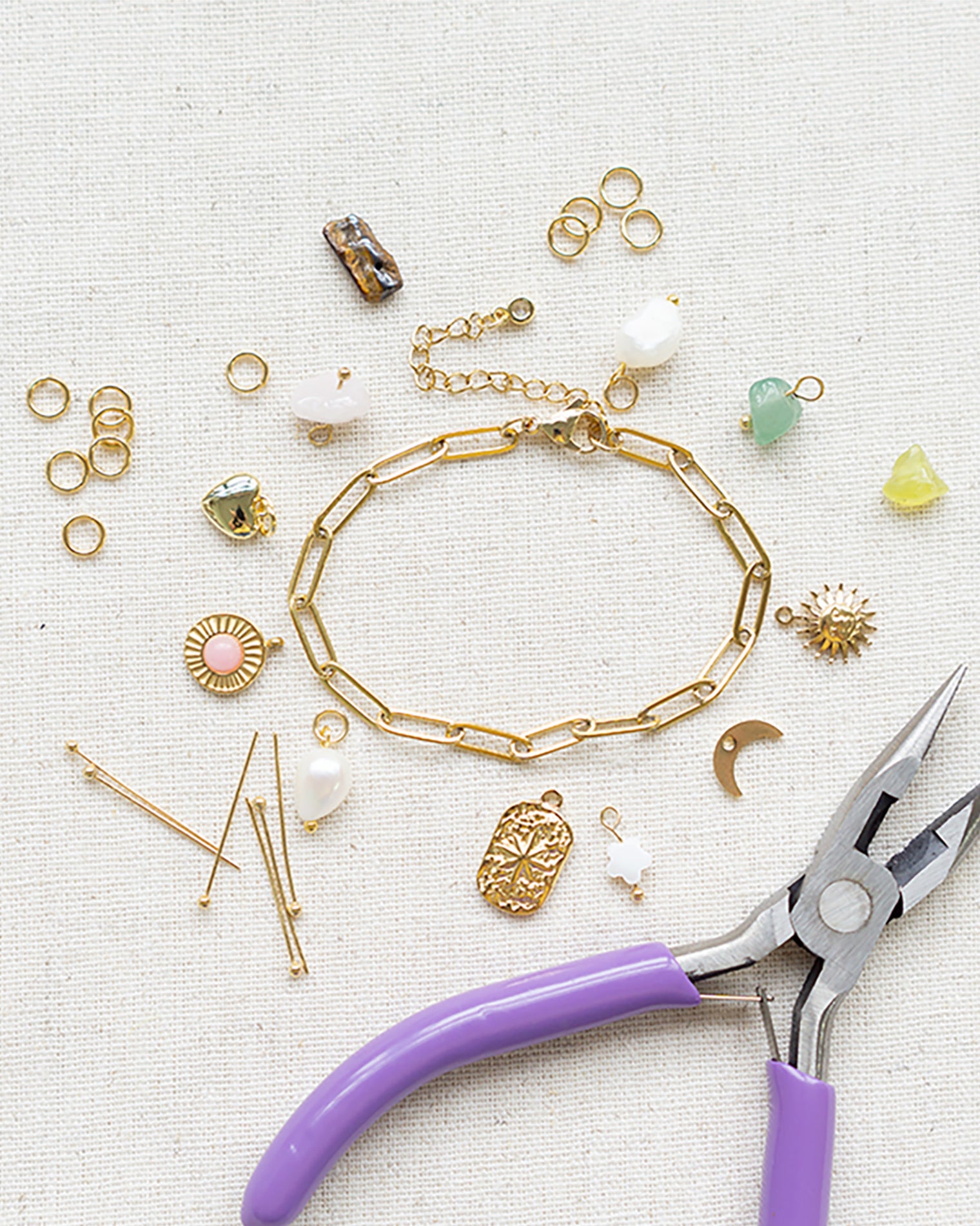 Atelier fabrique ton bijou à breloques-  bar à bijoux -sur réservation 2 à 3h