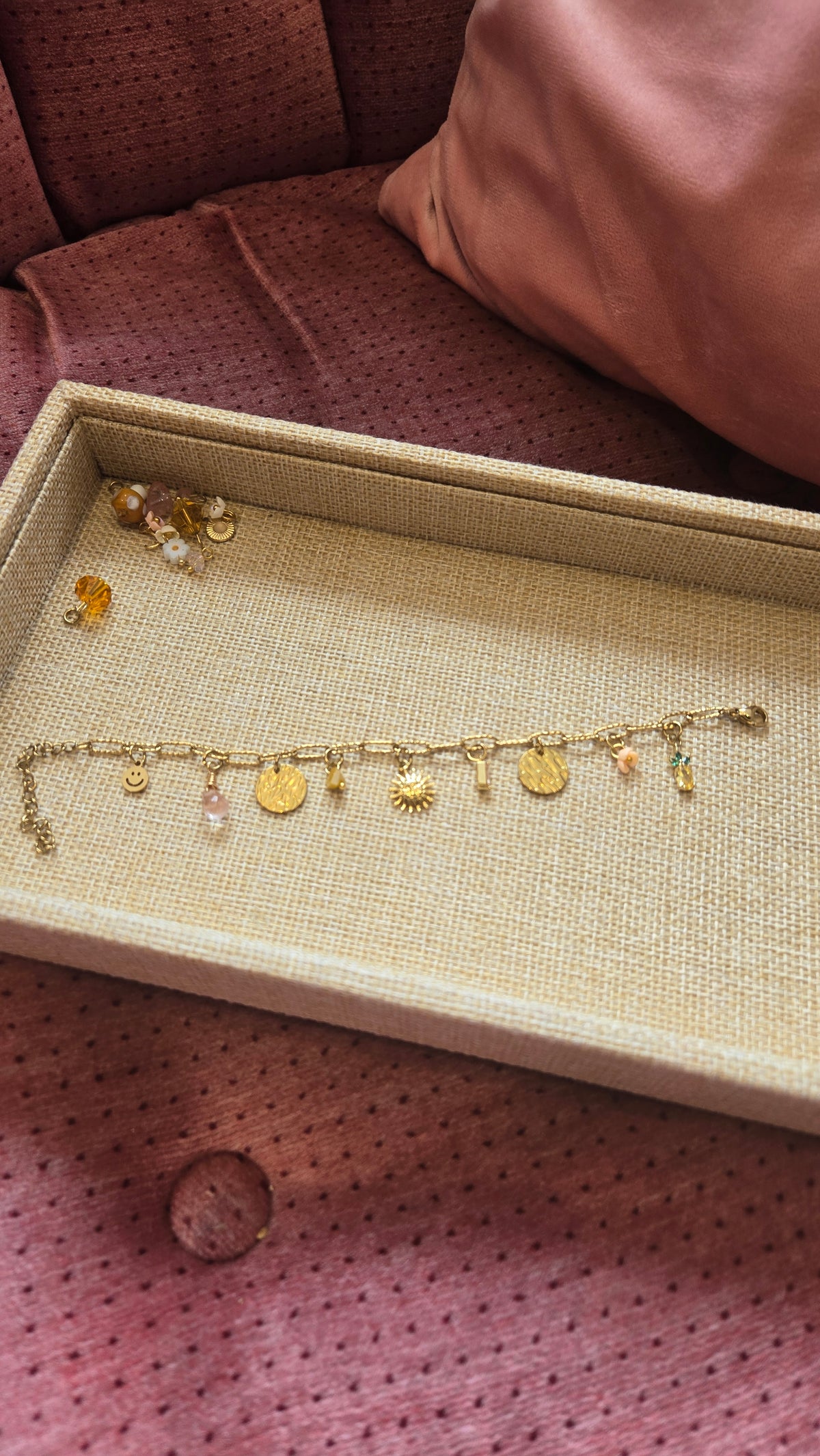 Atelier de création de bijoux. Bar à breloques pour formule EVJF / Bachelorette 3h