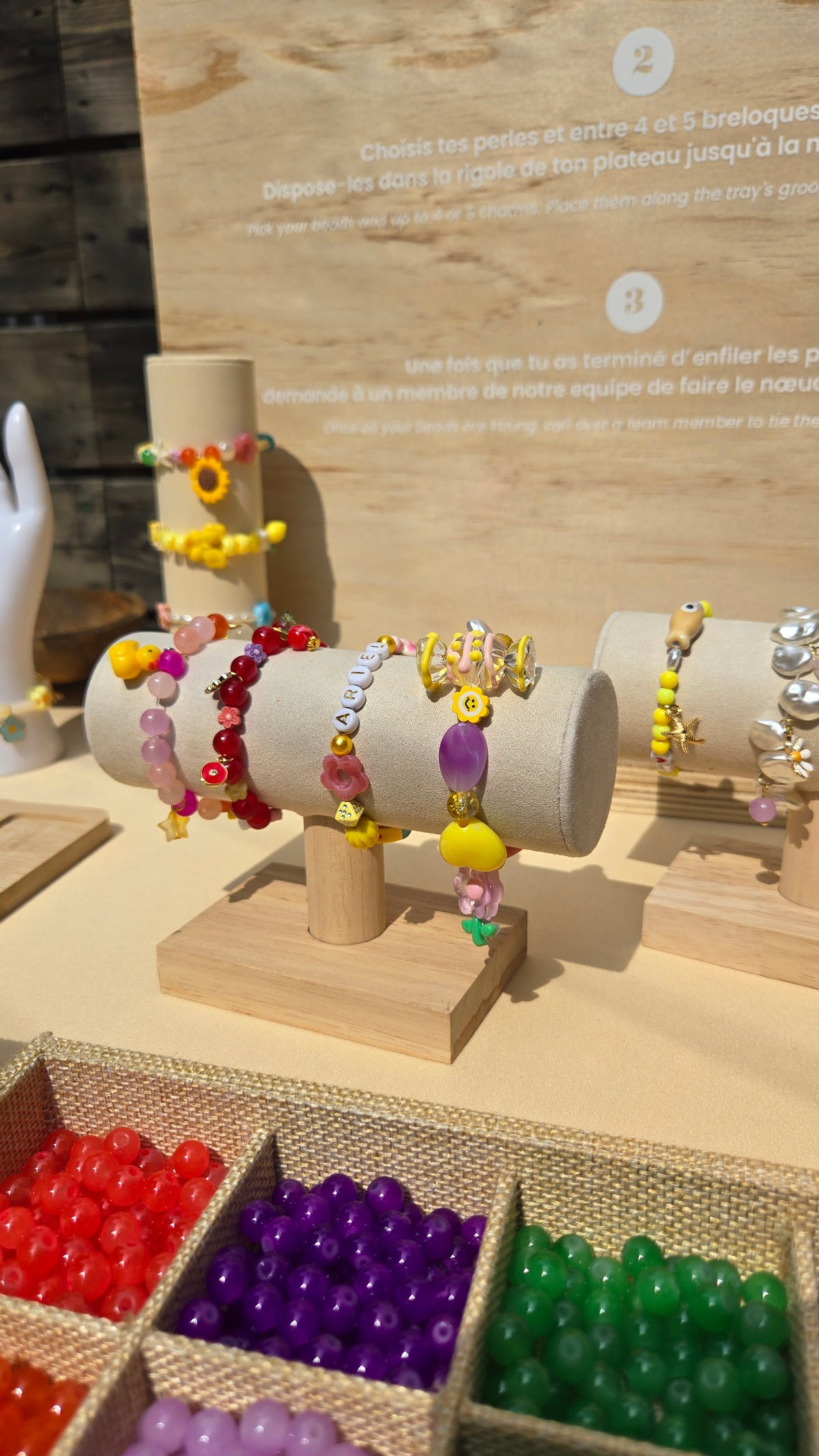 Atelier / animation de création de bracelet. Bar à perles et breloques spéciale enfant. 2h - Privé