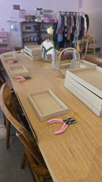Atelier de création de bijoux. Bar à breloques pour formule EVJF / Bachelorette 3h